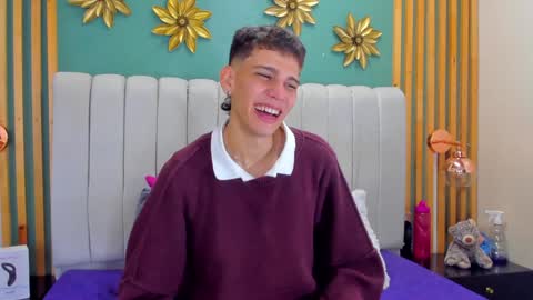 Snapshot of jasson_smit chatting on December 24, 12:44 pm J A S S O N  online show from December 24, 12:44 pm