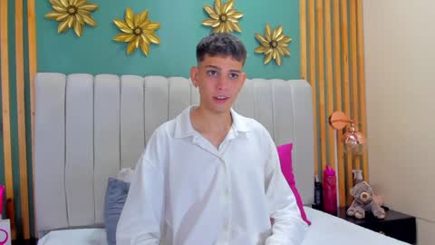 Snapshot of jasson_smit chatting on December 31, 12:46 pm J A S S O N  online show from December 31, 12:46 pm