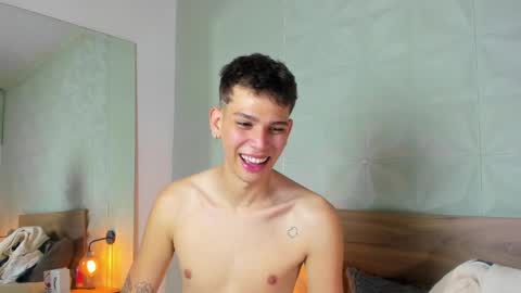 Snapshot of jasson_smit chatting on February 24, 12:59 pm J A S S O N  online show from February 24, 12:59 pm