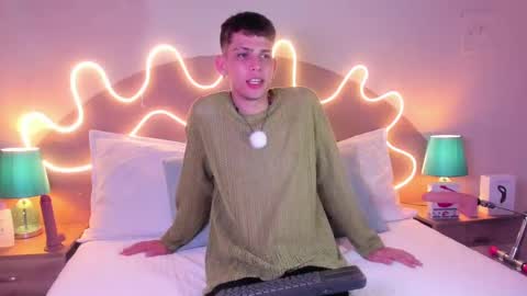Snapshot of jasson_smit chatting on October 4, 8:35 pm J A S S O N  online show from October 4, 8:35 pm
