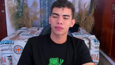 javi15  online show from December 17, 12:12 pm