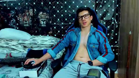 Javier online show from February 27, 11:37 pm