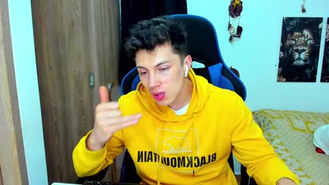 Javier online show from January 10, 1:32 am