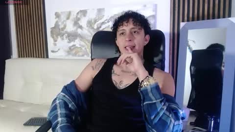 jay_taylor1_ online show from March 3, 3:03 am