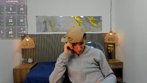 jdwhite18 online show from July 7, 7:23 am