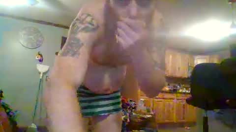 jearnold811938547 online show from December 18, 9:55 pm