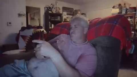 dadbody71 online show from May 17, 2:09 am