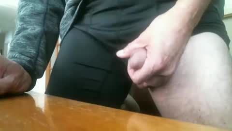 Snapshot of jeffbte315 chatting on December 6, 6:06 pm jeffbate online show from December 6, 6:06 pm