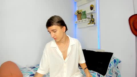 Snapshot of jeremy_salvatore_ chatting on October 1, 2:54 pm jero independent model online show from October 1, 2:54 pm