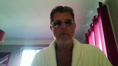 jerflor online show from April 17, 1:58 pm