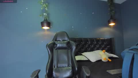 JESSY MATEUS online show from November 14, 11:55 am