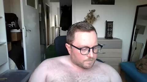 jeuneloup92 online show from March 9, 5:29 pm