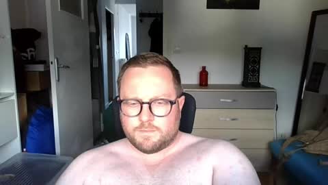 jeuneloup92 online show from June 2, 4:30 pm