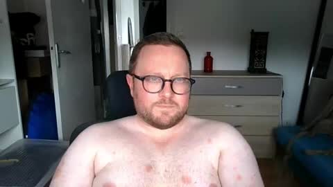 jeuneloup92 online show from June 3, 4:12 pm