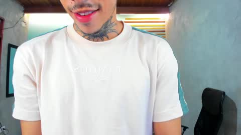 Snapshot of jharol_cardona chatting on December 29, 1:34 am Jharol  online show from December 29, 1:34 am