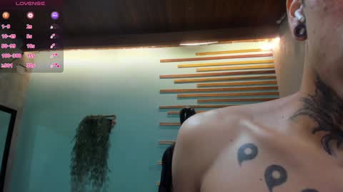 Snapshot of jharol_cardona chatting on February 1, 1:34 am Jharol  online show from February 1, 1:34 am