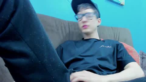 Jheampiero online show from December 3, 1:17 pm