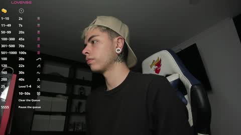 Snapshot of jhn_morghan chatting on December 12, 4:15 am Morghan online show from December 12, 4:15 am