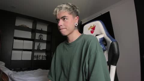 Snapshot of jhn_morghan chatting on December 7, 6:37 pm Morghan online show from December 7, 6:37 pm