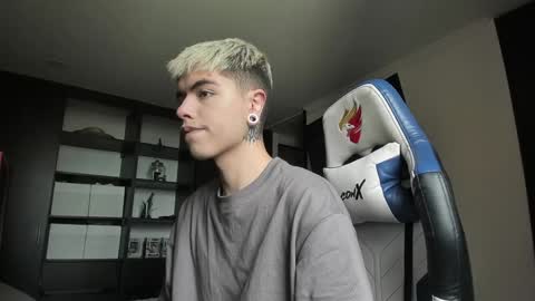 Snapshot of jhn_morghan chatting on December 3, 4:06 pm Morghan online show from December 3, 4:06 pm