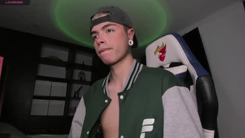 Snapshot of jhn_morghan chatting on December 15, 11:31 pm Morghan online show from December 15, 11:31 pm