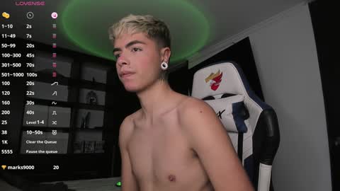 Snapshot of jhn_morghan chatting on December 2, 11:38 pm Morghan online show from December 2, 11:38 pm