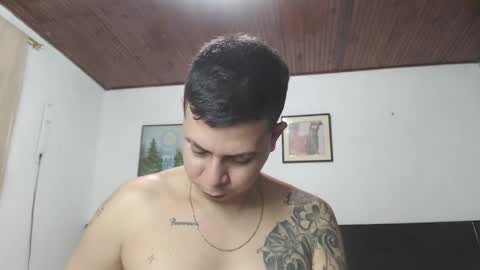 Snapshot of jhon_tommy chatting on December 3, 2:01 am jhon tommy online show from December 3, 2:01 am