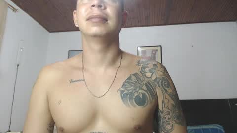 Snapshot of jhon_tommy chatting on January 2, 11:20 am jhon tommy online show from January 2, 11:20 am