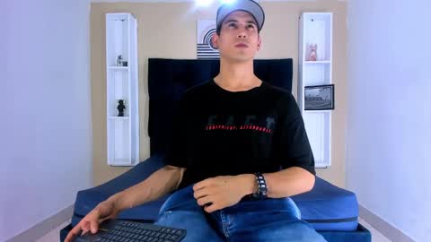 Jhon online show from December 3, 3:40 am