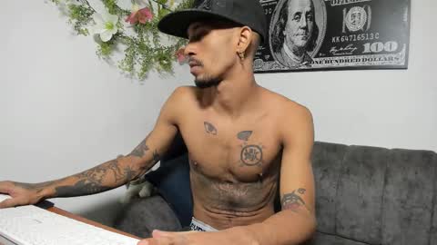 jhonson821 online show from November 8, 12:30 pm