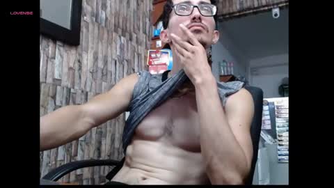 jhosuamoore2 online show from May 20, 9:32 pm