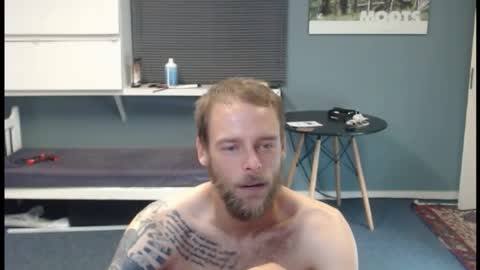 JamesJan van Rebel online show from April 11, 1:57 am