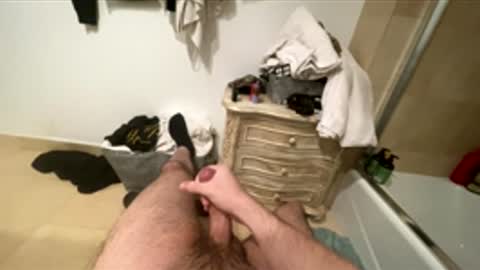 Jjjerkingit online show from June 2, 1:28 am