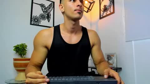 IGJmortton online show from February 5, 12:34 pm