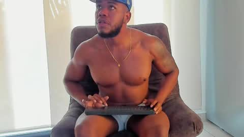 Snapshot of joan_saenz chatting on January 3, 9:36 pm JOAN SAENZ online show from January 3, 9:36 pm