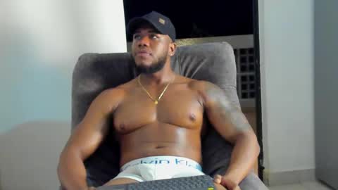 Snapshot of joan_saenz chatting on December 18, 1:37 am JOAN SAENZ online show from December 18, 1:37 am