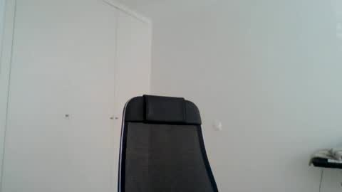 joaodias_18 online show from June 2, 4:08 pm