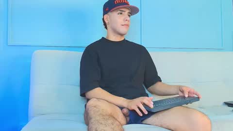 Snapshot of joe_bridge chatting on October 25, 11:39 pm Joe online show from October 25, 11:39 pm