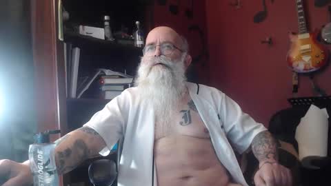 joeyzzz1 online show from April 4, 3:42 pm