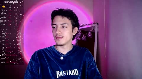 johan_parker222 online show from February 12, 2:39 am