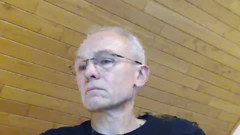 Snapshot of johanforu chatting on December 6, 2:28 pm johanforu online show from December 6, 2:28 pm