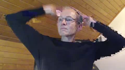 Snapshot of johanforu chatting on December 22, 3:33 pm johanforu online show from December 22, 3:33 pm