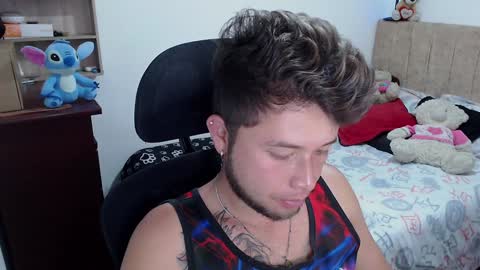 Snapshot of johanleonsweetboy chatting on December 15, 6:18 am JOHAN independient model online show from December 15, 6:18 am