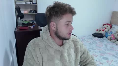 Snapshot of johanleonsweetboy chatting on December 30, 5:04 am JOHAN independient model online show from December 30, 5:04 am