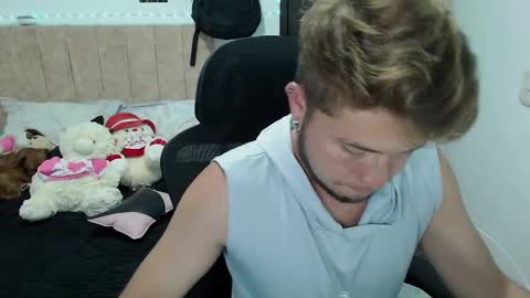 Snapshot of johanleonsweetboy chatting on January 18, 11:55 pm JOHAN independient model online show from January 18, 11:55 pm