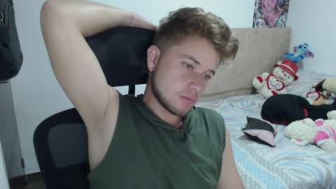 Snapshot of johanleonsweetboy chatting on January 3, 5:06 am JOHAN independient model online show from January 3, 5:06 am