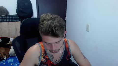 Snapshot of johanleonsweetboy chatting on October 2, 9:30 pm JOHAN independient model online show from October 2, 9:30 pm