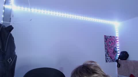 Snapshot of johanleonsweetboy chatting on February 5, 11:28 pm JOHAN independient model online show from February 5, 11:28 pm