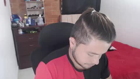 JOHAN independient model online show from March 5, 3:08 pm