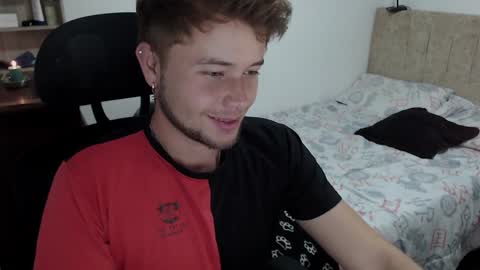 Snapshot of johanleonsweetboy chatting on December 21, 5:47 am JOHAN independient model online show from December 21, 5:47 am